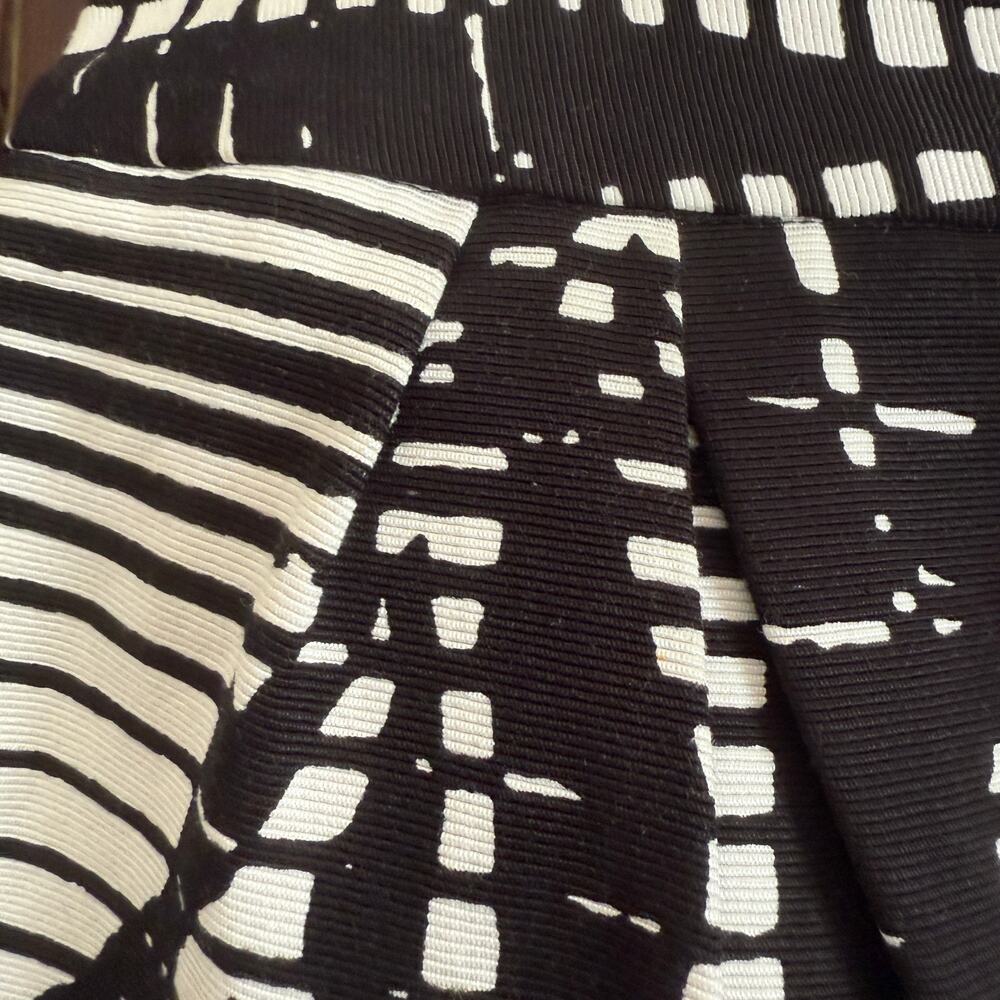 TERI JON | Black and White Grosgrain Graphic Pleated Party Skirt | Size 14 - Picture 4 of 7